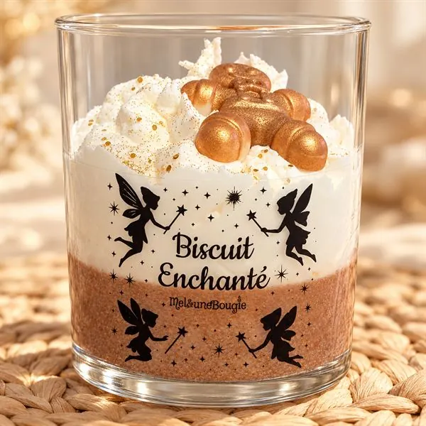 Bougie gourmande Biscuit Enchanté, chantilly de cire et biscuit doré